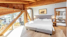 Cmaera Aux Pieds Du Roi